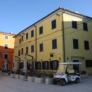 3* Hotel Phasiana